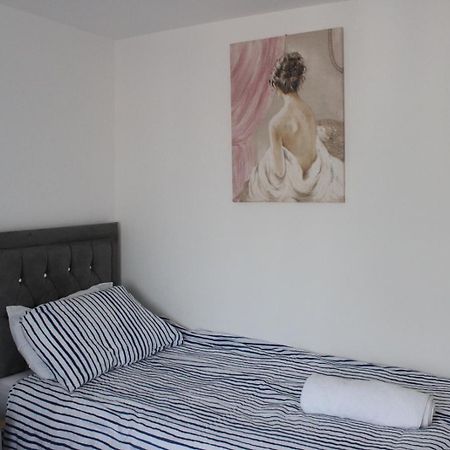 Exquisite And Modern 2 Bed Maisonette Harmondsworth Luaran gambar