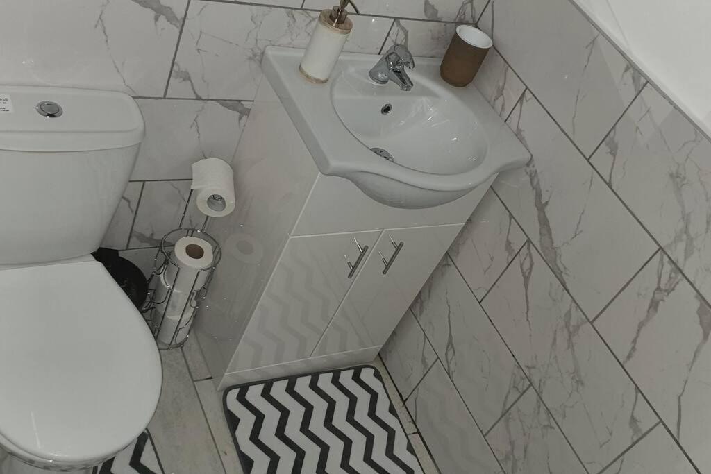 Exquisite And Modern 2 Bed Maisonette Harmondsworth Luaran gambar